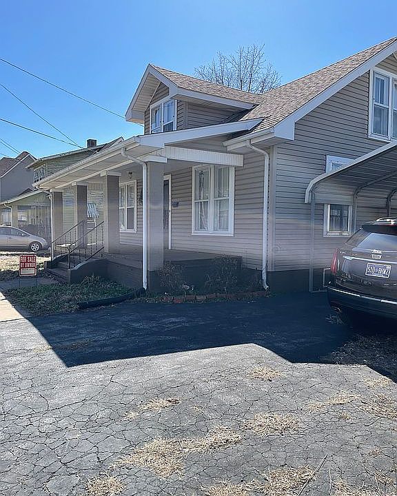 1st image of 107 W Locust St