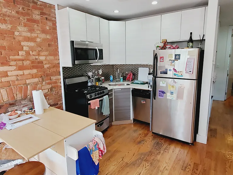 129 Ryerson St #2 — Photo 2