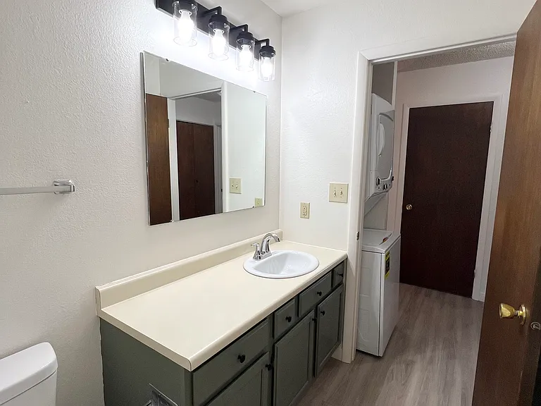 219 14th Ave S #4 — Photo 19