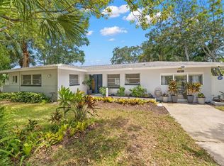 787 Crescent Dr, Largo, FL 33770