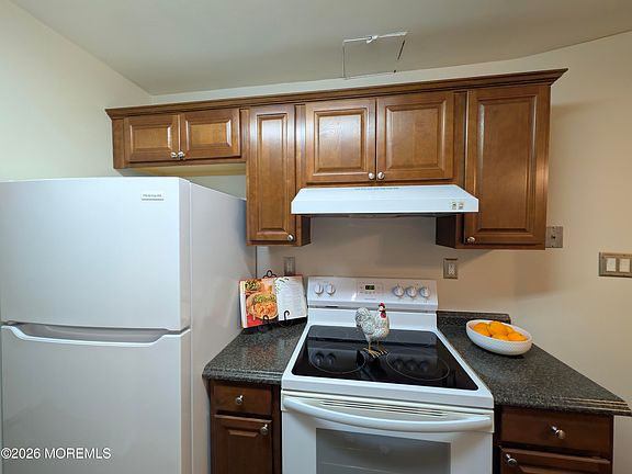 5th image of 72 Overlook Way Unit A