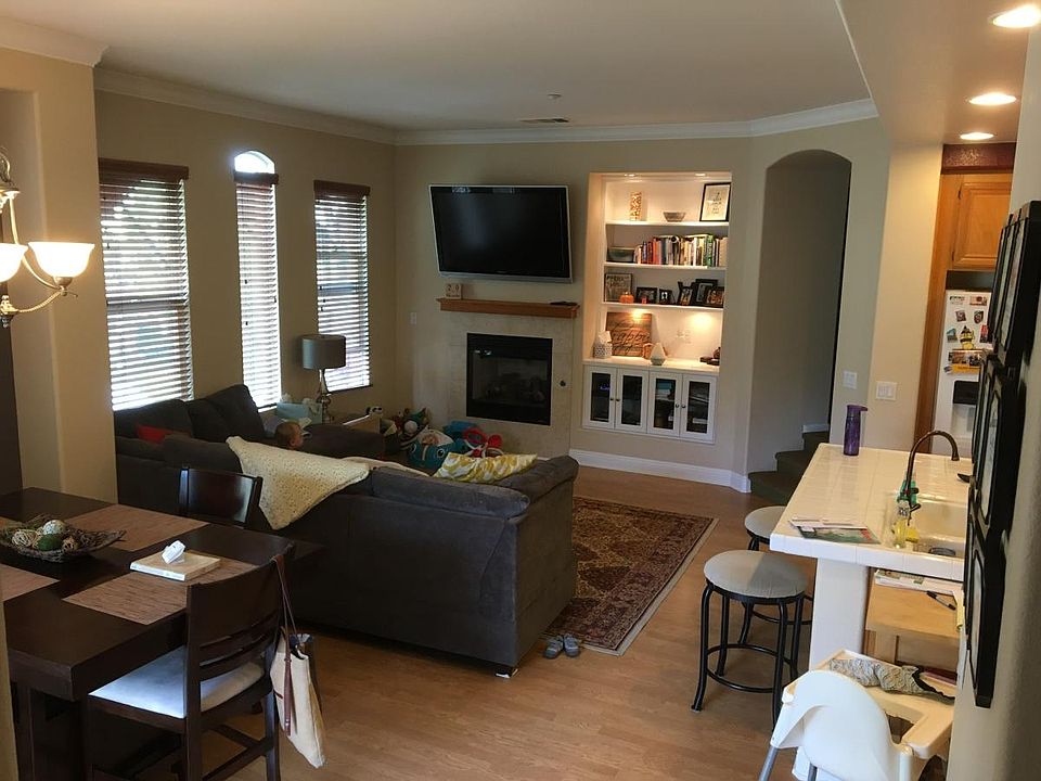 1st image of 2811 Escala Cir