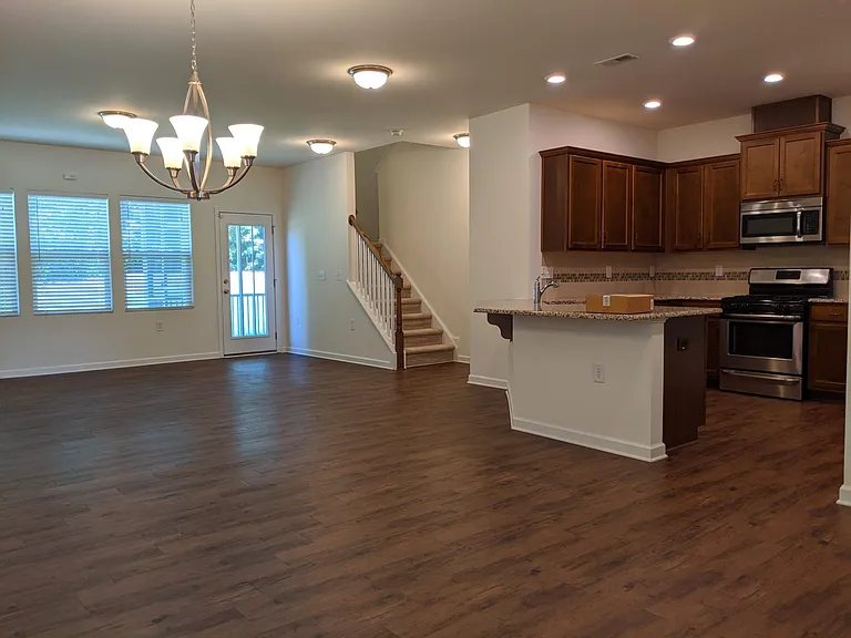 1137 Lookout Ridge Rd — Photo 3