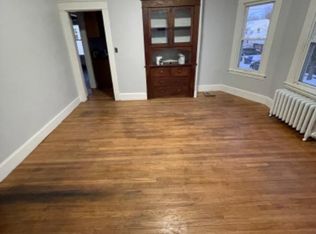 32 Vermont St, Springfield, MA 01108