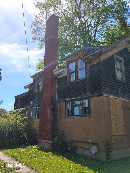 3rd image of 211 Elizabeth Street