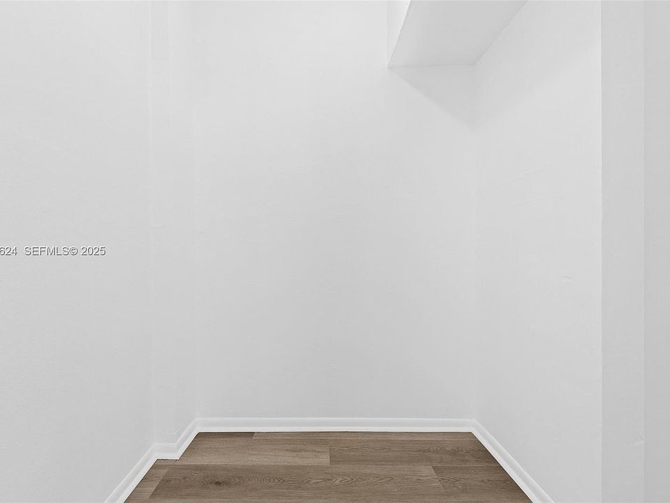 1st image of 6900 Bay Dr APT 10I