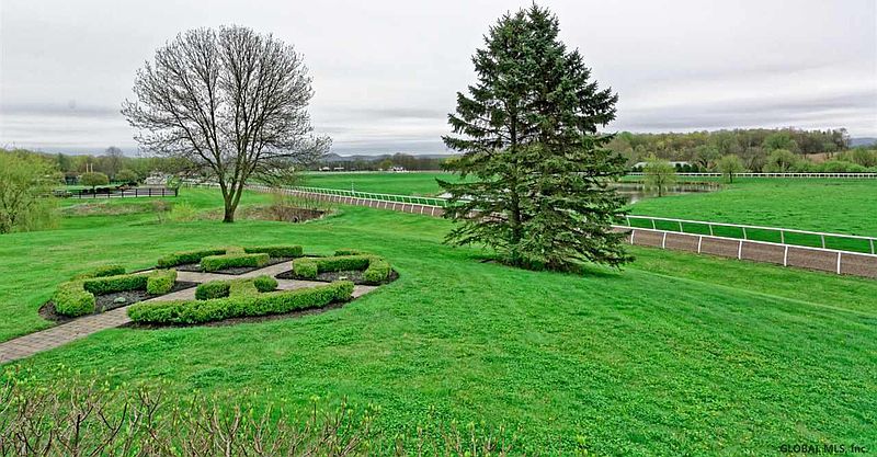 5th image of 125 Sherman Lane
