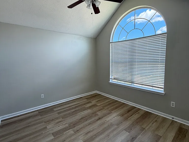 90 Keyton Dr — Photo 12
