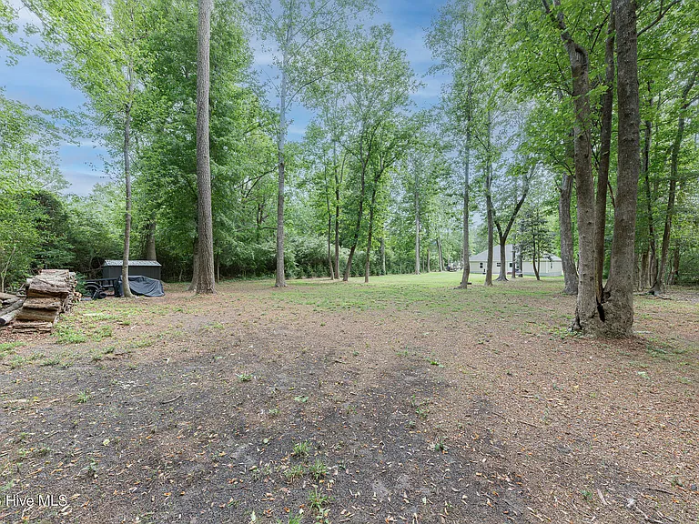 137 Wilburne Dr — Photo 35