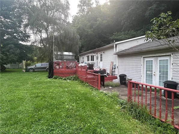 48013 E Brown Peavine Rd, Jacobsburg, OH 43933