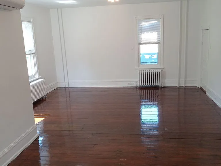 1000 S Broad St — Photo 12