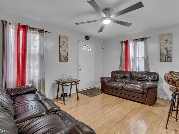 5th image of 9707 53rd Ave