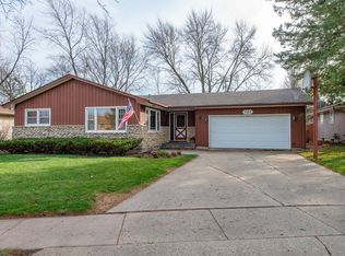 721 Algona Ave, Elgin, IL 60120