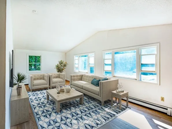 162 Dean St #B, Norton, MA 02766