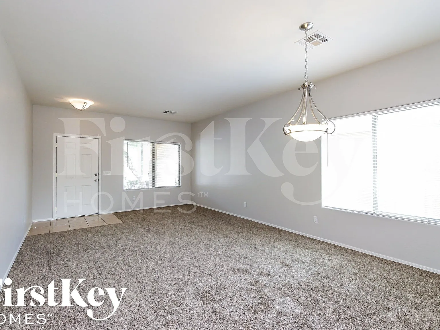5 bed, 3.0 bath, 2703 sqft, $2,080 — Photo 4
