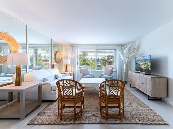 3rd image of 170 N Ocean Boulevard