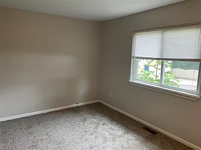207 N Summit St #4 — Photo 10