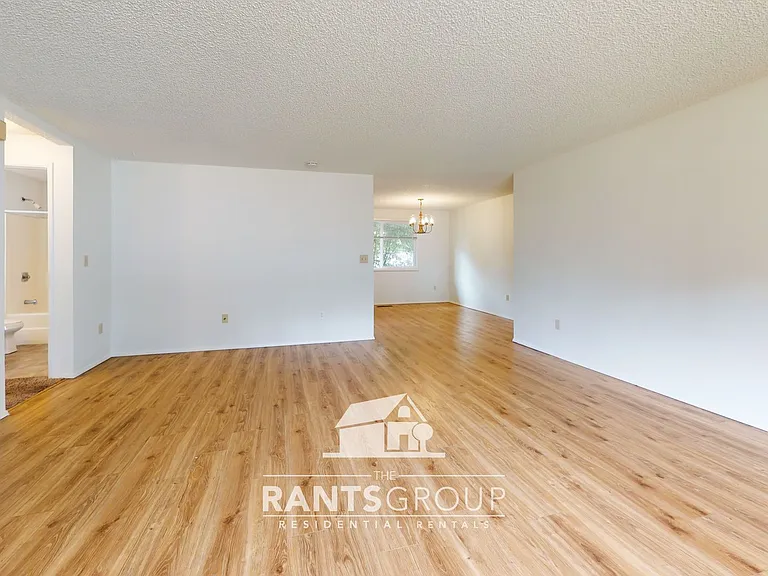 903 Tartan Dr SW — Photo 3