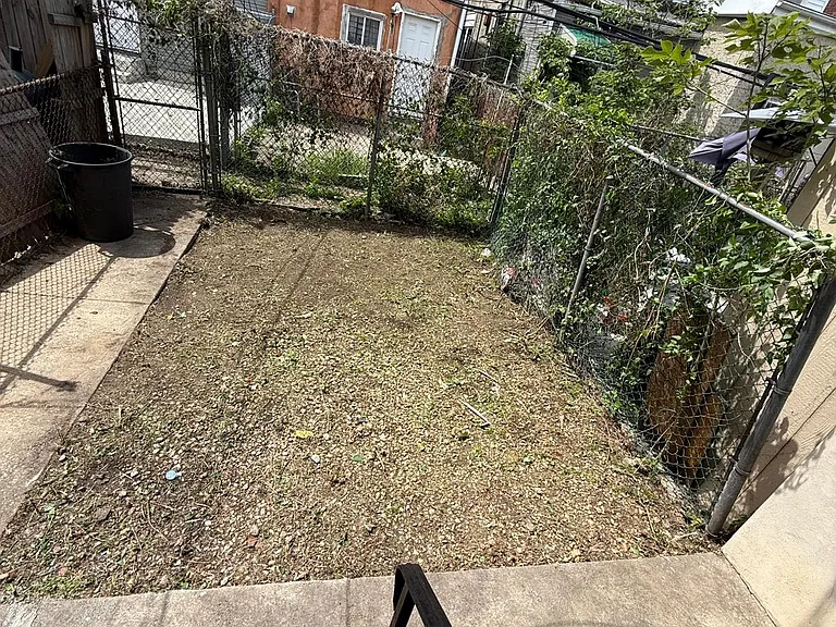 420 N Wilton St — Photo 12