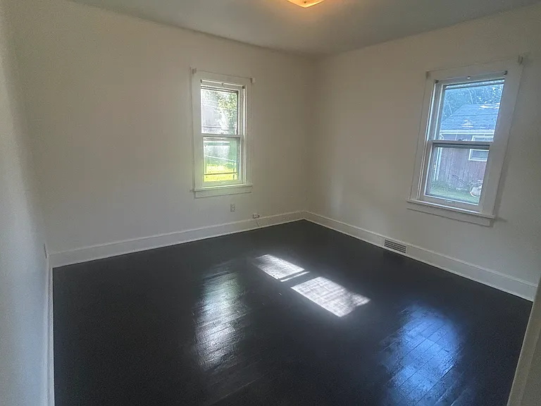1329 S 89th St — Photo 5