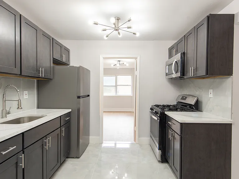 River Edge Apartments — Photo 44