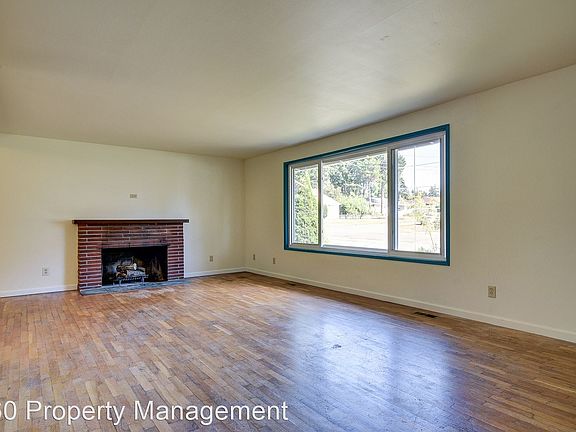 5th image of 1782 NE 6th Ave