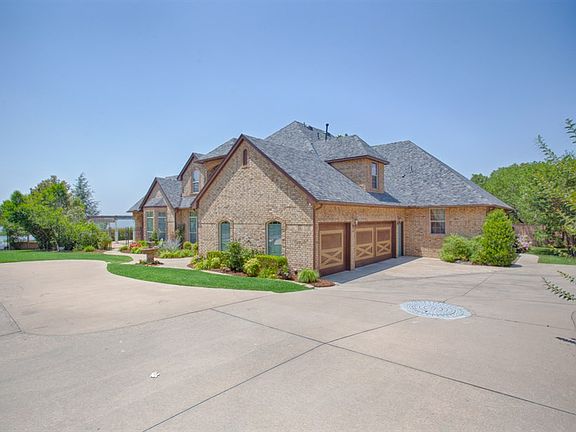3rd image of 2320 E Overholser Ct