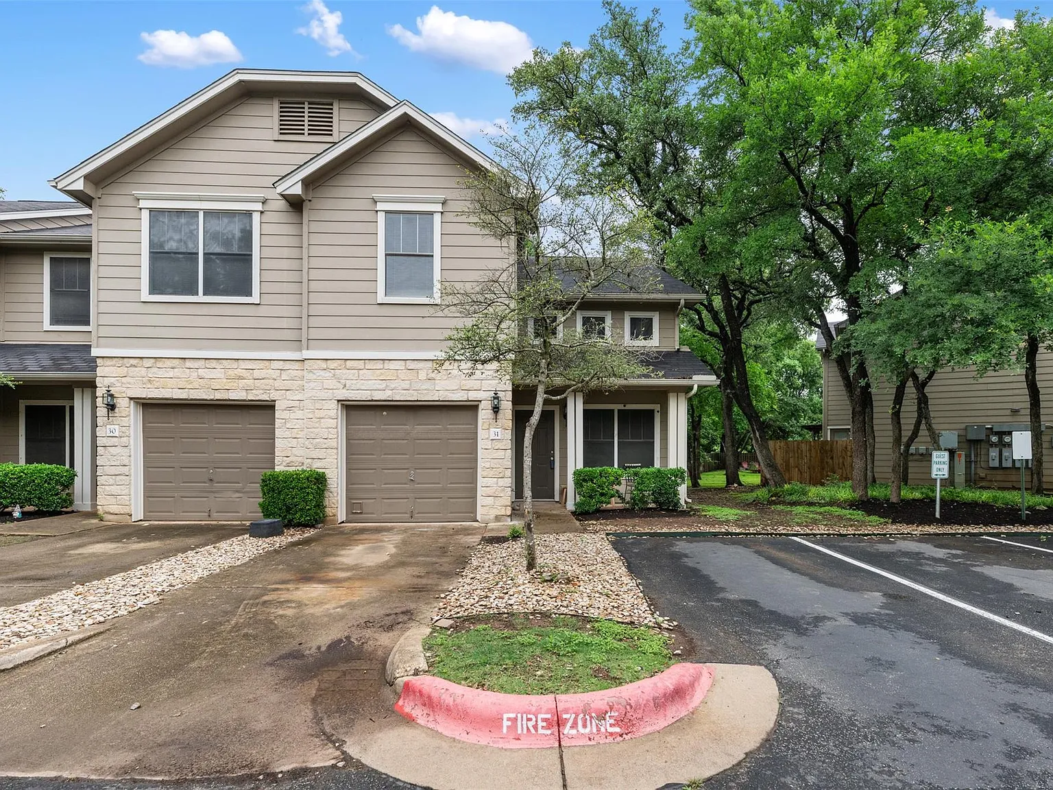 2 bed, 2.5 bath, 1119 sqft, $1,995 — Photo 2
