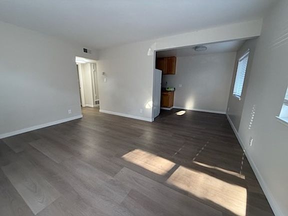 4th image of 1132 Capuchino Ave #1