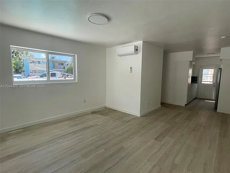 2120 Biarritz Dr #1 — Photo 7