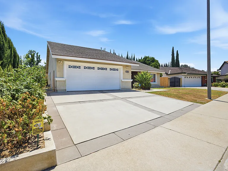 17006 Countrypark Ln — Photo 2