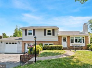 24 Arbor Ln, Feasterville, PA 19053