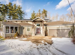 8131 Woodside Dr SW, Sherrodsville, OH 44675