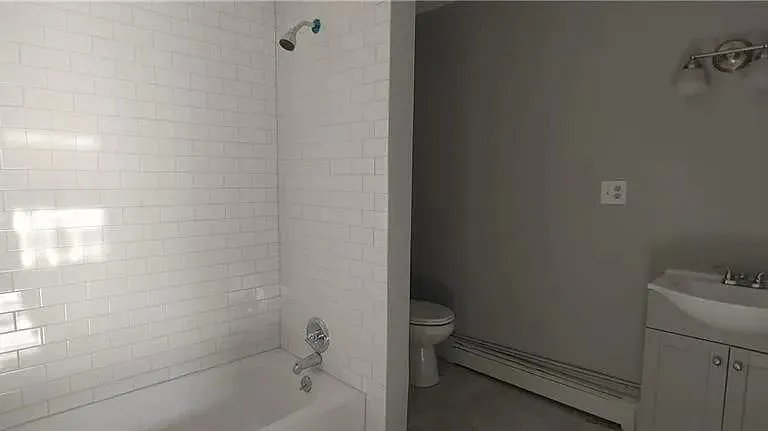 119 S Clark St #2 — Photo 5