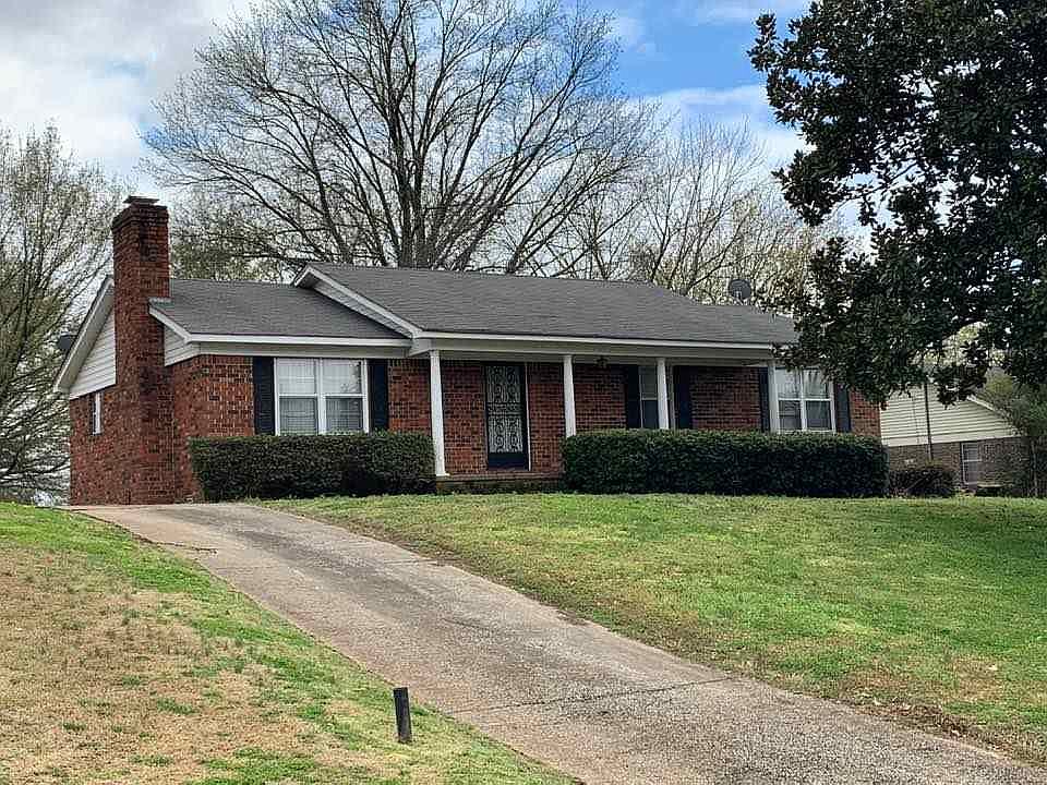 1st image of 1009 Wren St