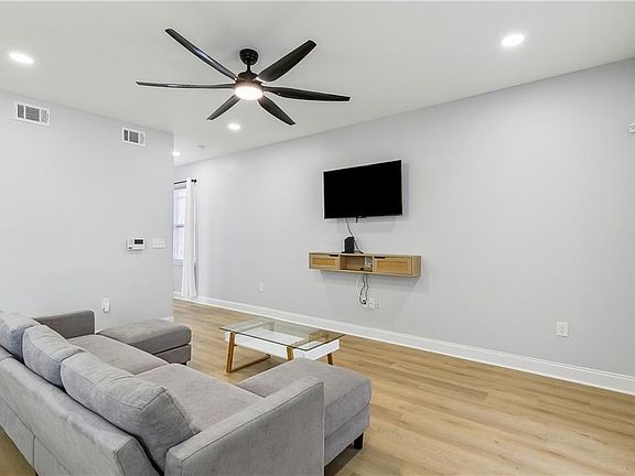 5th image of 1714 Tricou St