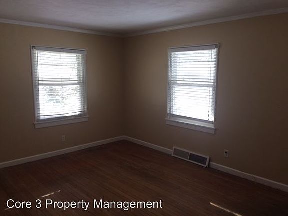 3rd image of 1 Oakland Ct