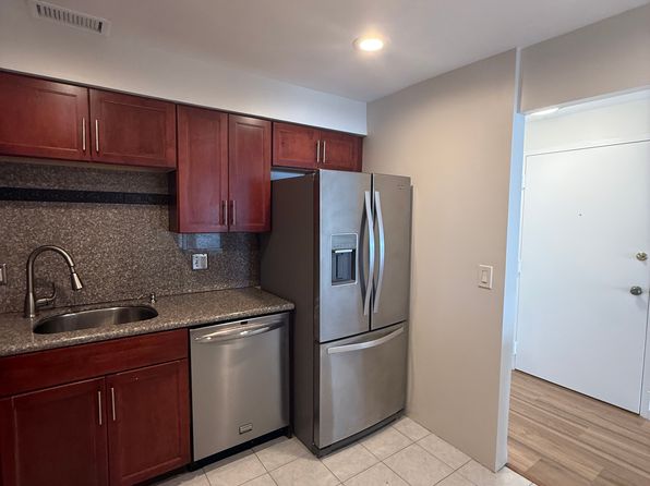 382 Ocean Ave #4