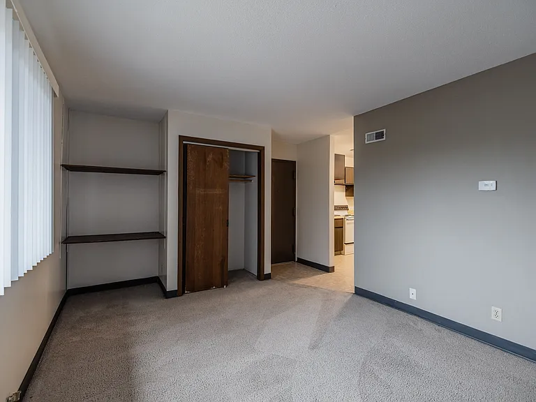 1114 G St #6 — Photo 4