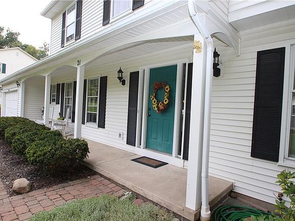 3rd image of 21 Watchet Ln