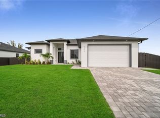 3539 NE 14th Place Cpe, Coral, FL 33909