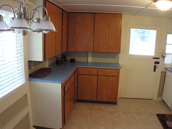 3rd image of 1110 Bonsella St