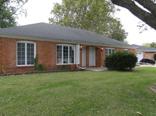 5716 W Fairview Rd, Peoria, IL 61607