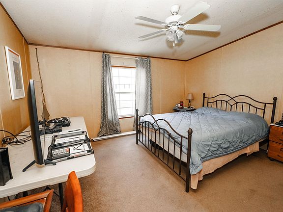 3rd image of 2 Raisinwood Dr