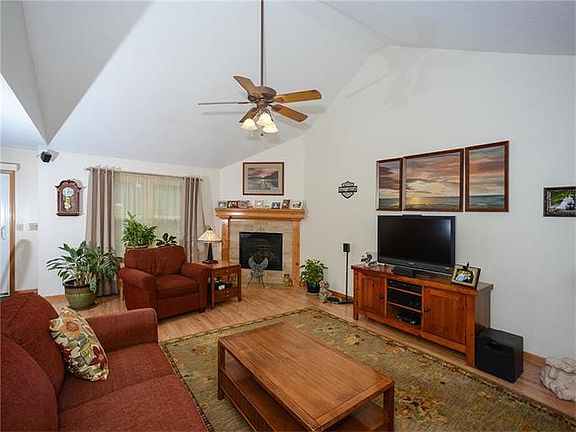 5th image of 15605 Iron Creek Dr