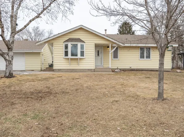 1600 Amy Ln, Brooklyn Center, MN 55430