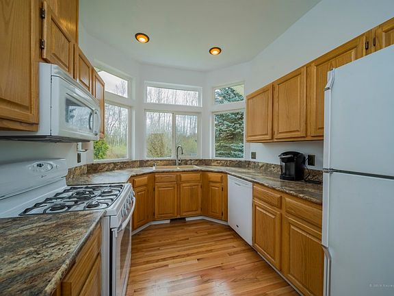 4th image of 5231 64th Ave NE