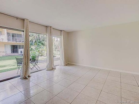 3rd image of 9353 Fontainebleau Blvd APT A110