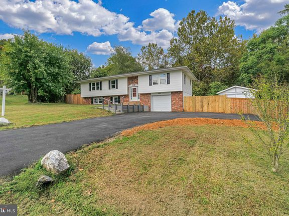3rd image of 302 Austin Dr