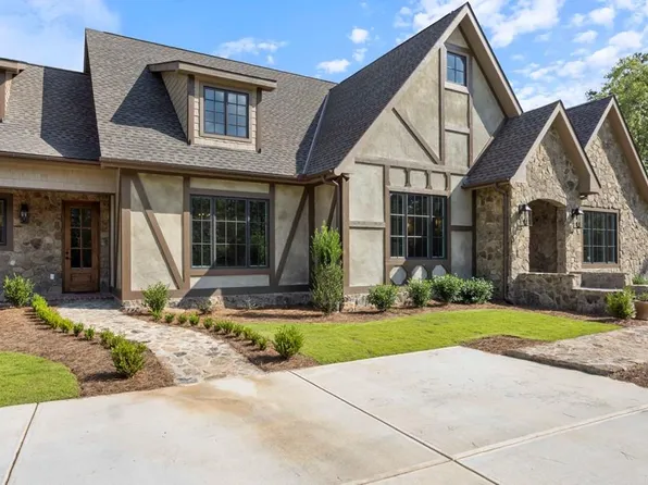 8511 Lake Bright Dr, Columbus, GA 31904